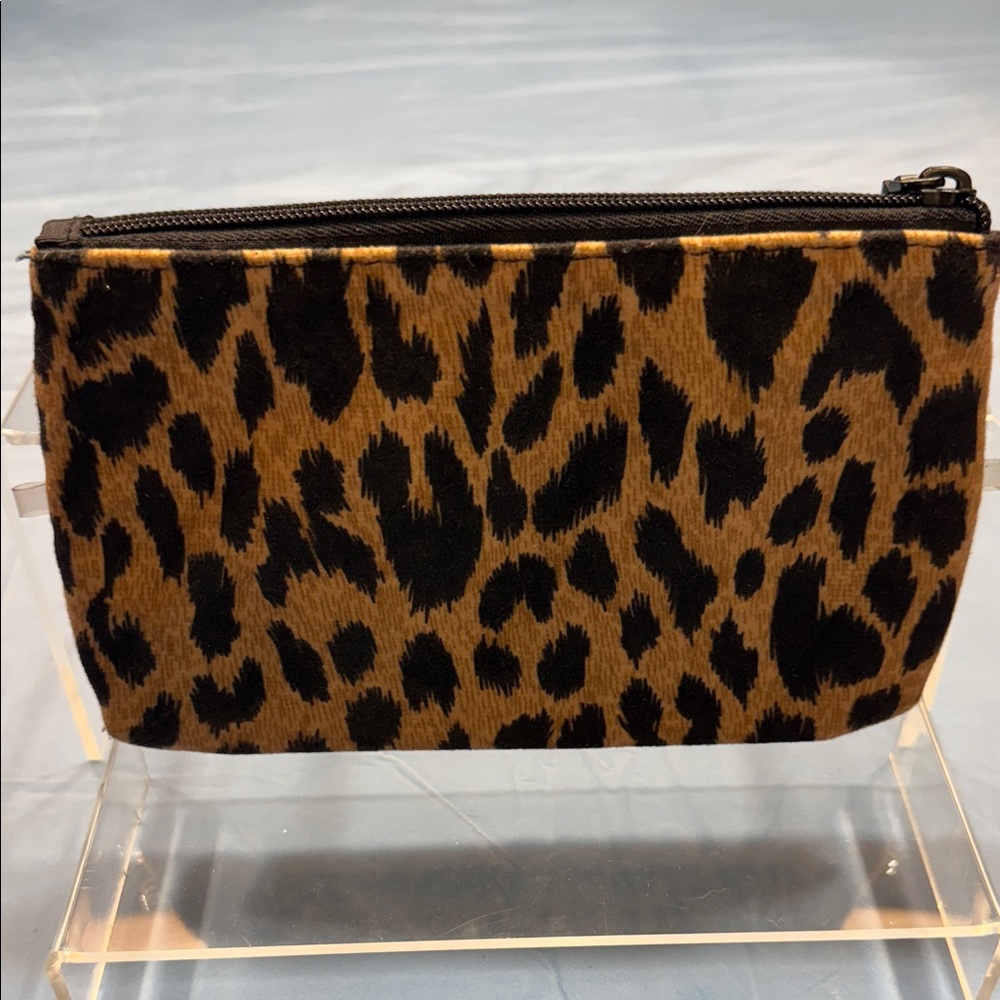 Modella Leopard Print Zipper Pouch - Picture 2 of 4
